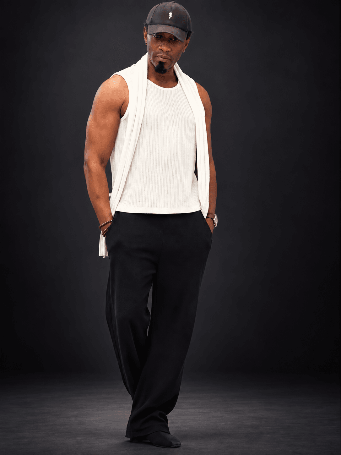 Mike O., fondateur d'O'Dance School, en studio